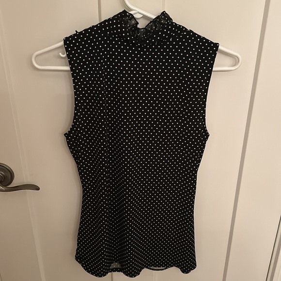 White House Black Market ruffle front V-neck black-& white polkadot top, size S - Picture 6 of 6